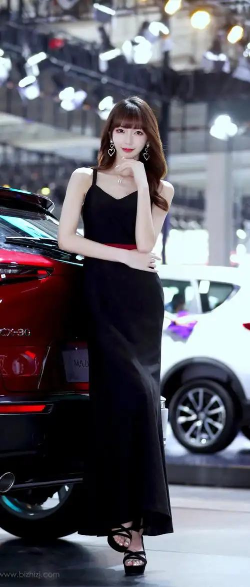 夭桃秾李车模美女4k超高清竖屏壁纸手机