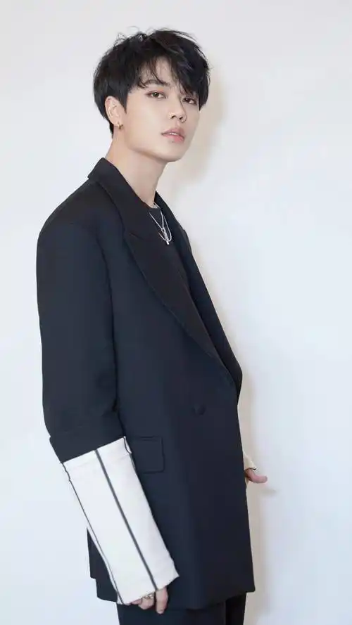 爱豆林彦俊写真手机壁纸