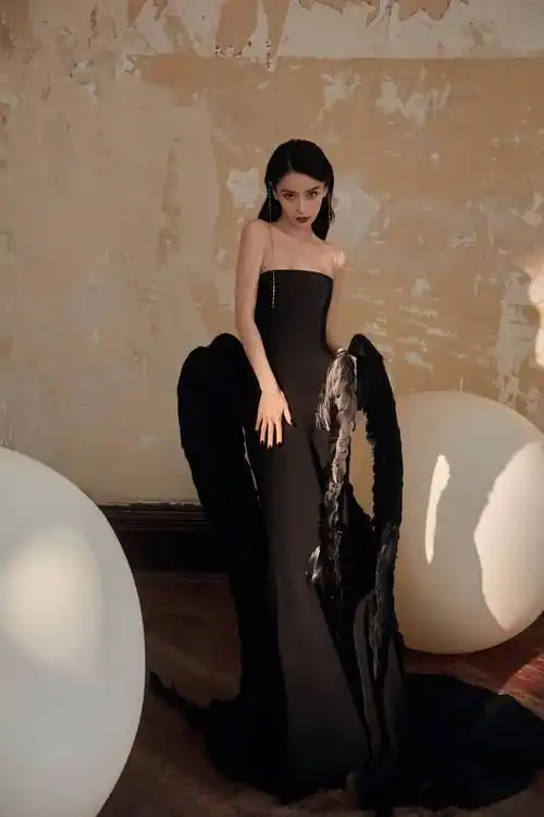 angelababy暗夜天使3d翅膀造型,宛如高贵的黑天鹅_礼服_的设计_气质