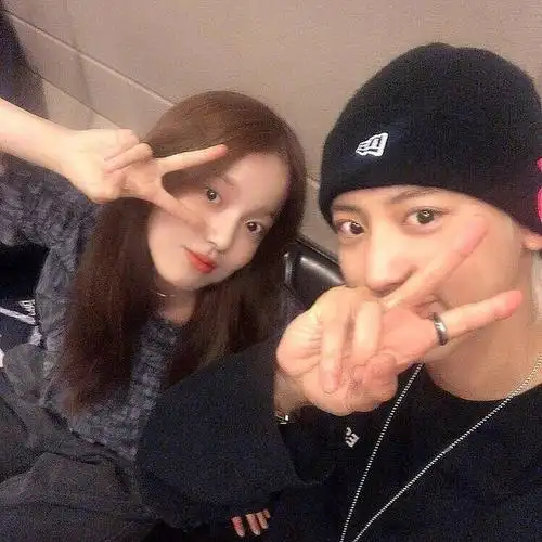 rothy发文感谢灿烈"感谢用前辈的声音完成了《ocean view》"