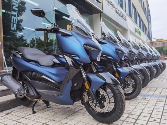 升仕310m中型科技感十足踏板车