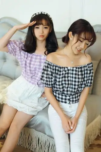 米米小姐闺蜜姐妹装夏季女韩版潮流范格子露肩衬衫