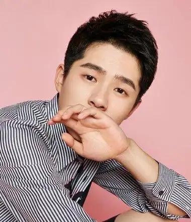 中学男生酷帅发型酷炫好看的男生发型