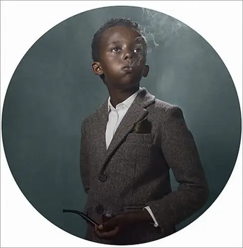 比利时摄影师friekejanssen拍摄儿童吸烟照引争议