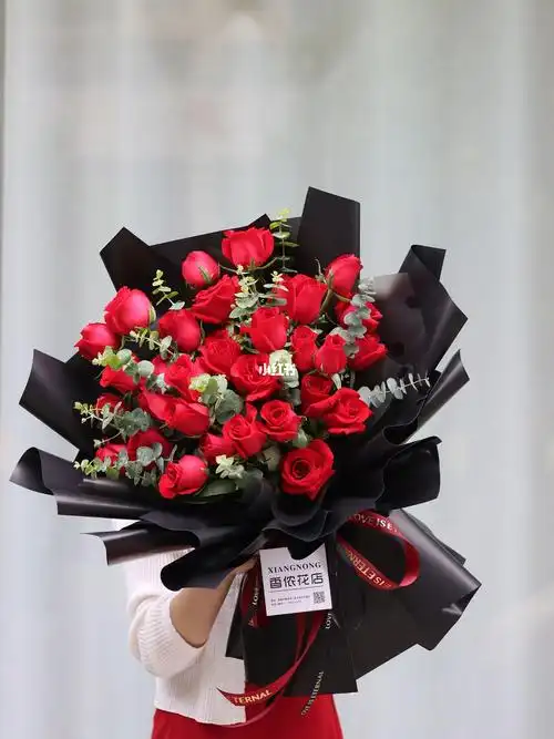 玫瑰花束  #33朵玫瑰花束  #生日花束  #零基础花艺培训  #花艺培训