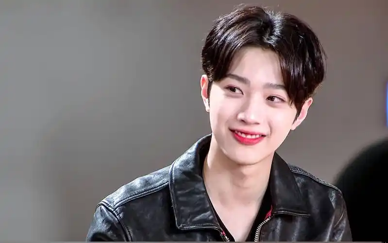 wanna one赖冠霖超级可爱超级奶的笑集1!_哔哩哔哩_bilibili