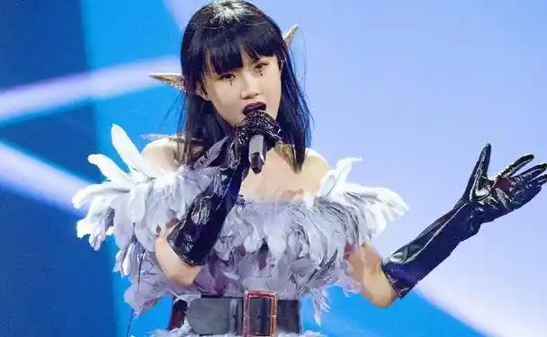 《浪姐》看到总决赛,才看出有vocal的重要性,黄龄开口真的跪了_姐姐