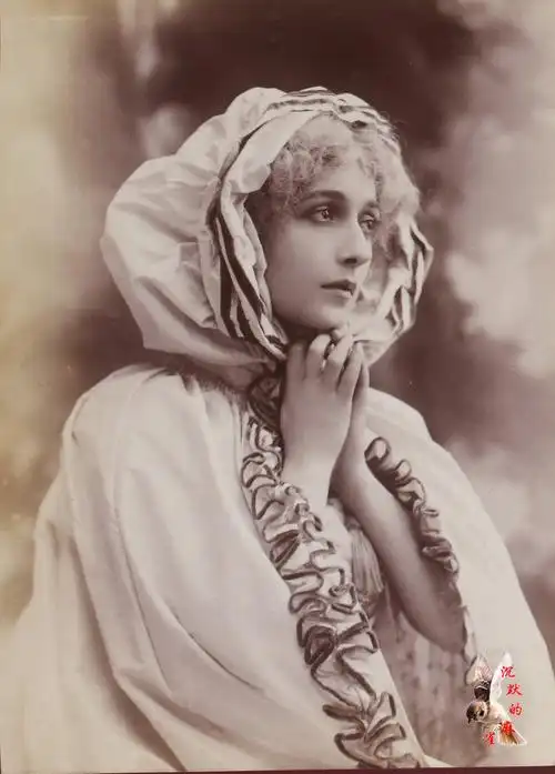 十九世纪后期法国女人妩媚肖像照