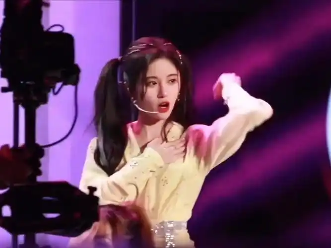 鞠婧祎 《恋爱告急》天猫精灵4k