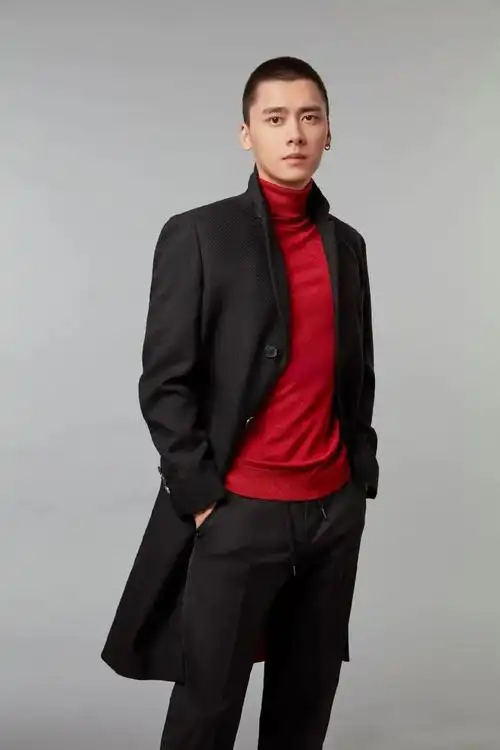李易峰时尚大片,造型魅力十足,这寸头很抢镜