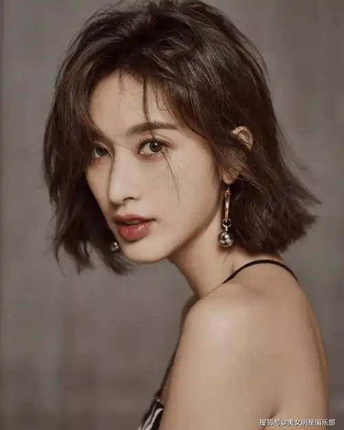 3岁张俪,性感与东方韵味并存!_家庭_贡献_演技