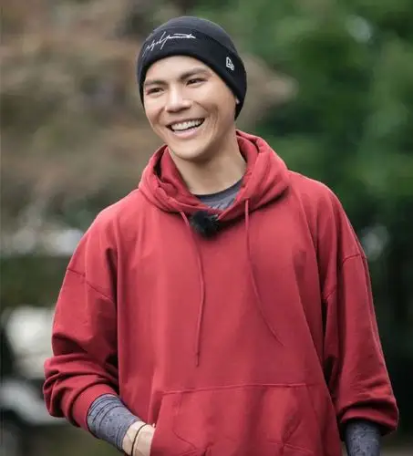 向佐家海景豪宅有多大?大到向佐叫向太吃早餐要打电话!_网易订阅