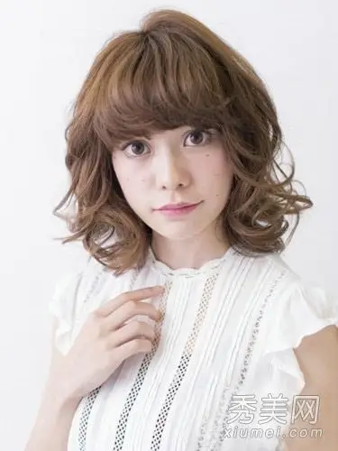 刘海改造视觉 9款塌鼻梁女生适合的短发_爱美网发型