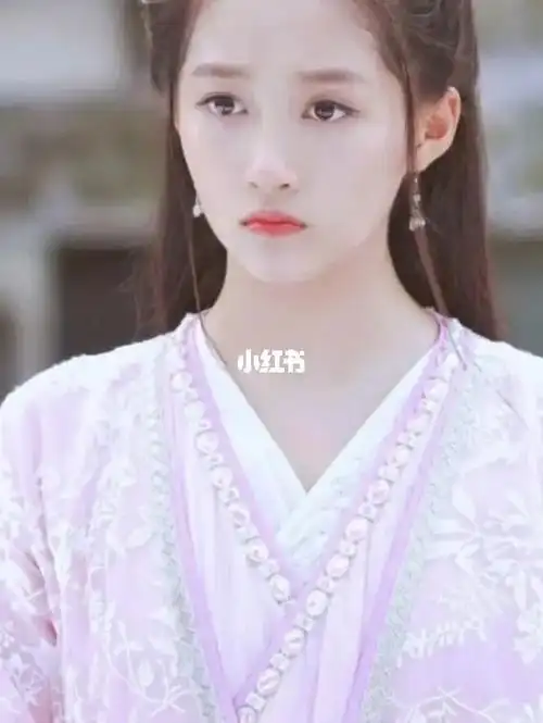 应援色粉色.口号:星途闪耀,携手彤行.有没有谁爱关晓彤?