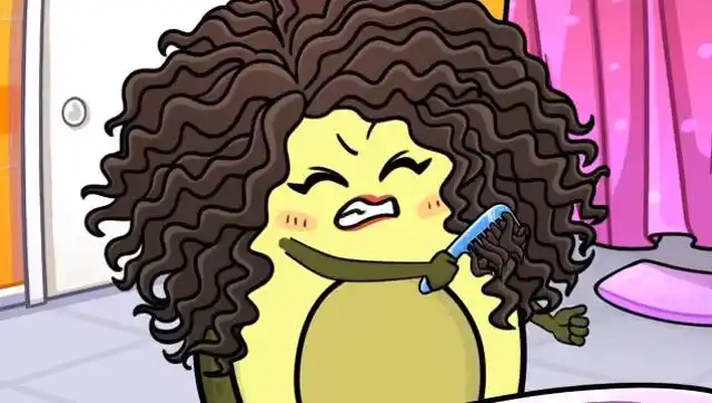 妞妞的爆炸头太难打理了,连梳子都梳断了,看着真是太吓人了!