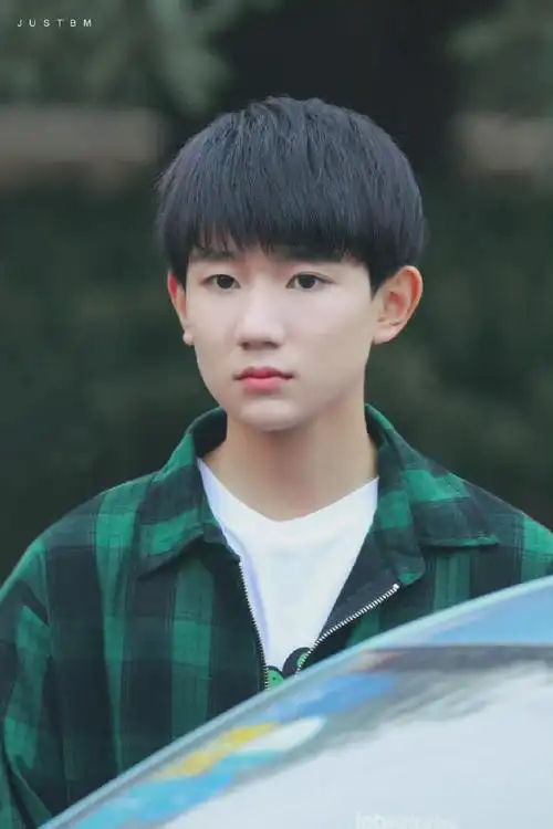 王源超话无辜宝宝06 松宝宝每一张都是可爱的@tfboys-王源#王源2024