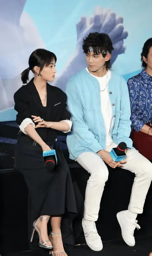 张子枫谈和吴磊感情戏比较微妙更像是好伙伴