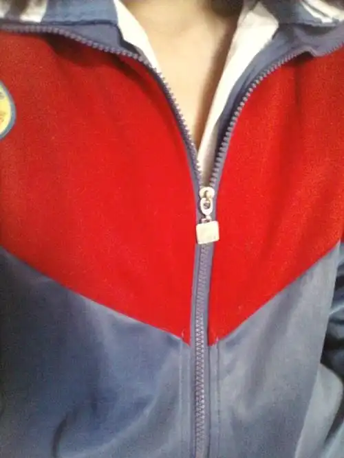 这是库尔勒哪个学校的校服