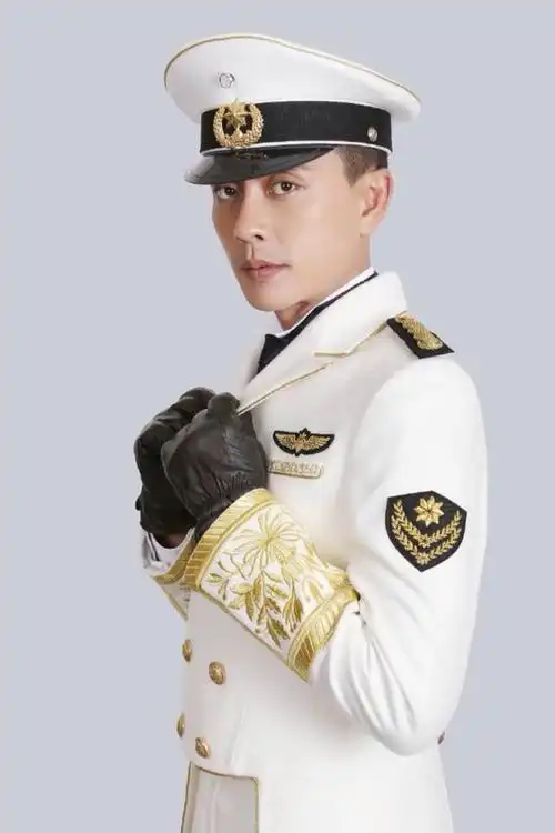 在那个没有美颜 滤镜和ps的年代,那些惊艳了时光的香港男明星吧