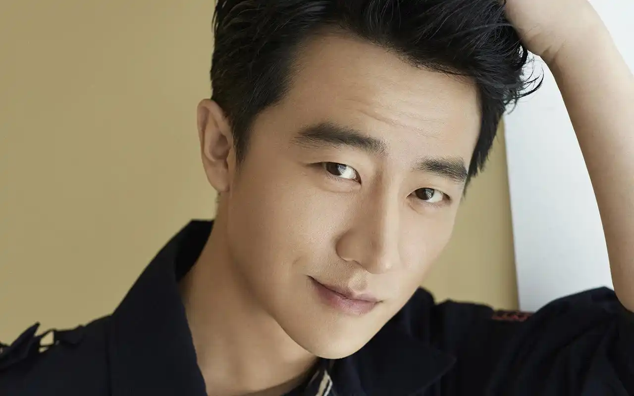 黄轩高清帅气时尚写真图片桌面壁纸