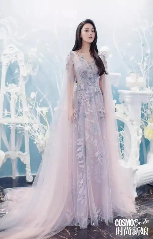 婚宴晚礼服◆ ◆ ◆ ◆婚礼仪式上令人印象深刻的纯白婚纱,婉如一张