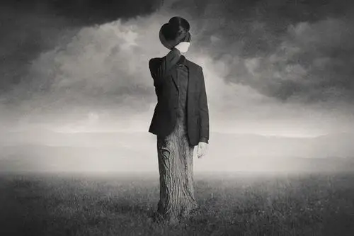 孤独不止属于你:超现实主义黑白摄影 组图