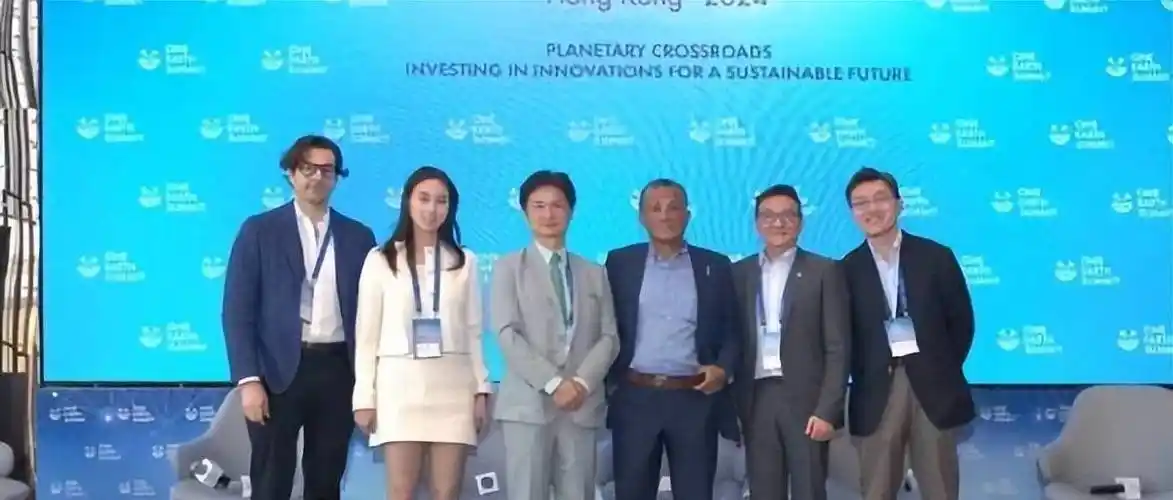 霍启文是霍启刚的堂弟,也是霍震寰的小儿子.