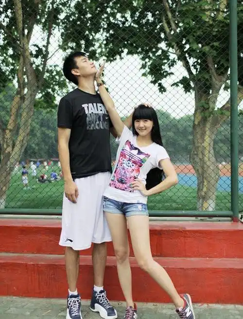 这些情侣的身高差实在是太大了