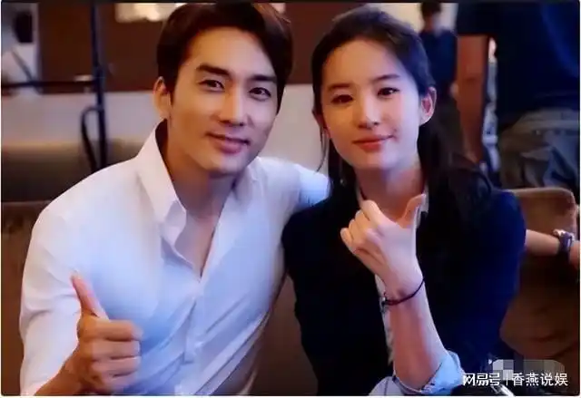 杨采钰和刘亦菲干爹相恋恋爱五年后音讯全无豪门梦已碎