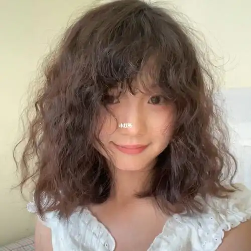 圆脸烫卷发好可爱啊0178