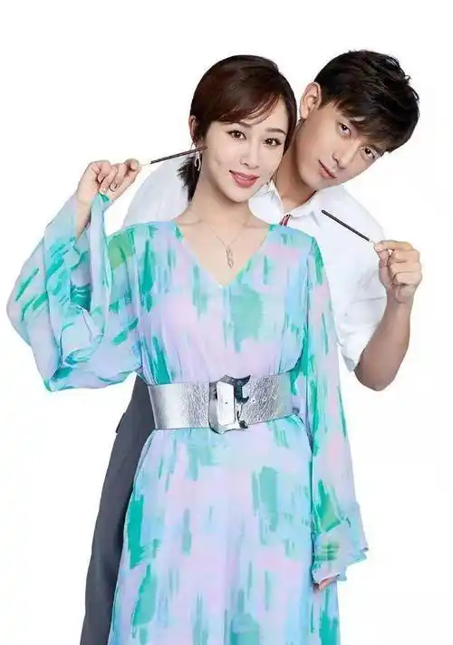 10月《杨紫和李现》再合体,告诉你什么是青春靓丽_风格_毛衣_衬衣