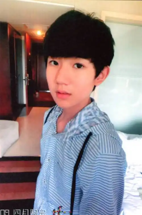 2014年四月限定生写宝宝从小就是让人羡慕的发量@tfboys-王源#王源