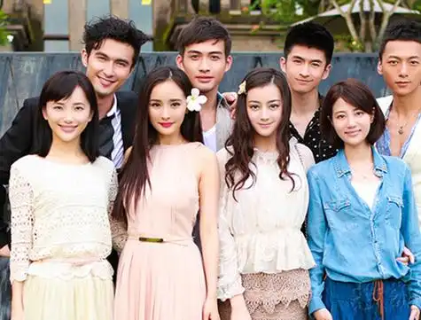 张彬彬的生活里,活得细水长流!表演中保持日益精进