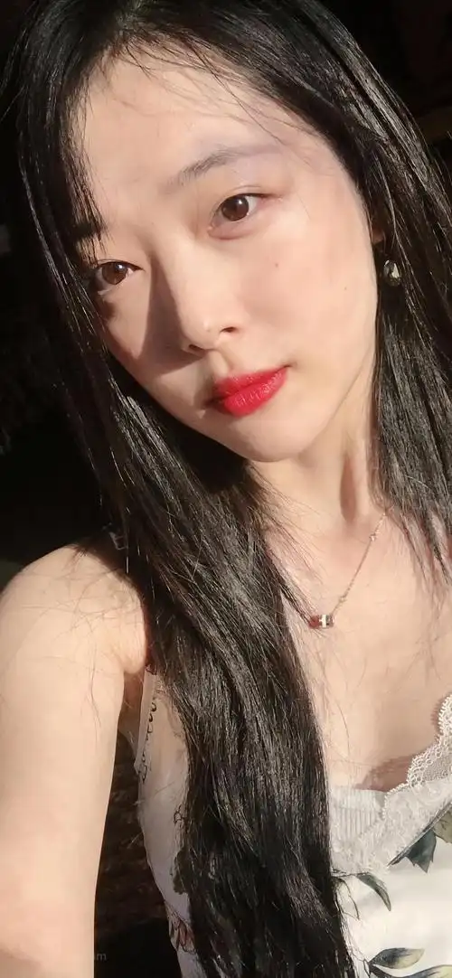 性感妩媚崔雪莉韩国明星手机壁纸