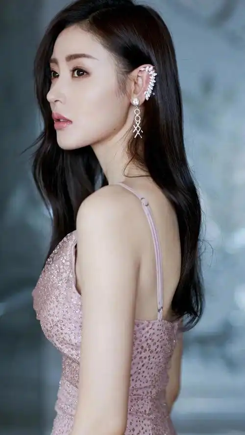 张天爱最新美照