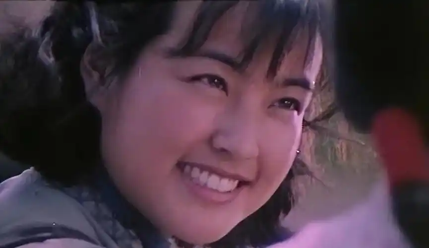 影后刘晓庆被骗演小花竟成经典现年近古稀仍全国巡演