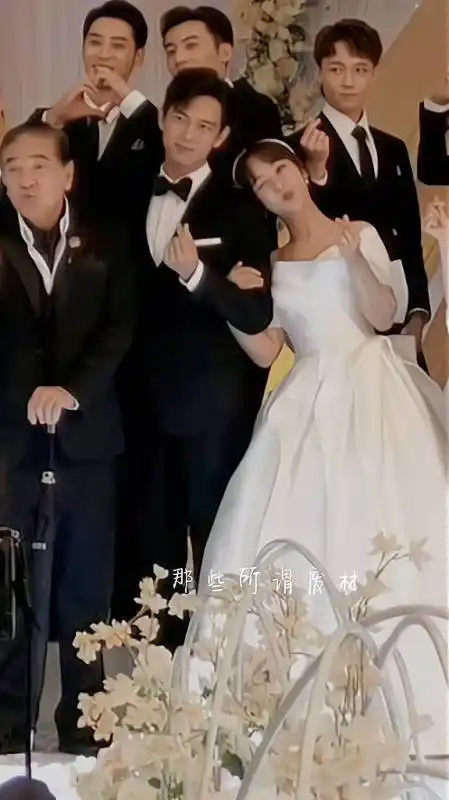 杨紫李现婚纱照,没想到真的圆了我续集的婚纱梦了,太甜啦