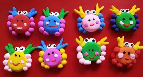 小台沟幼儿园中二班粘土作品《可爱的螃蟹》