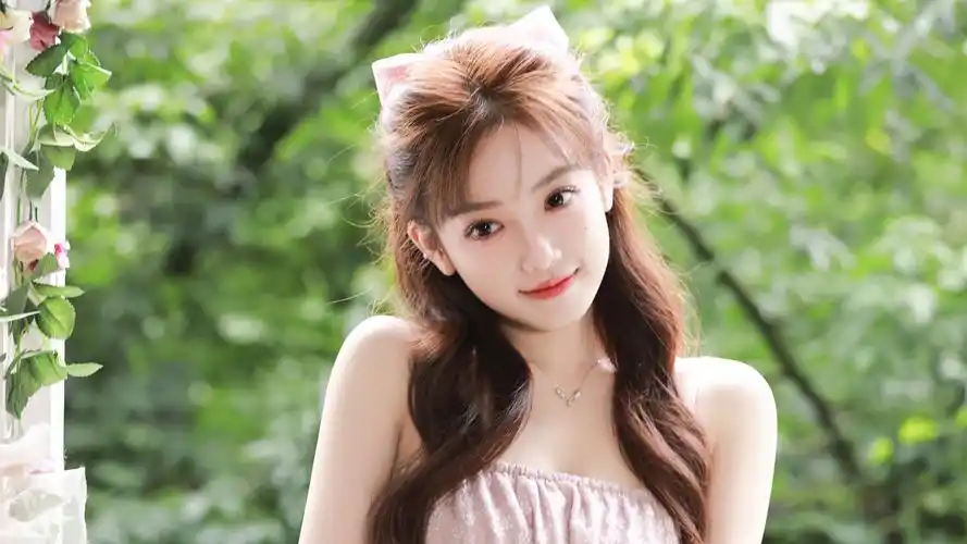 可爱清纯美女壁纸大放送,护眼高清图片,免费下载美化电脑桌面