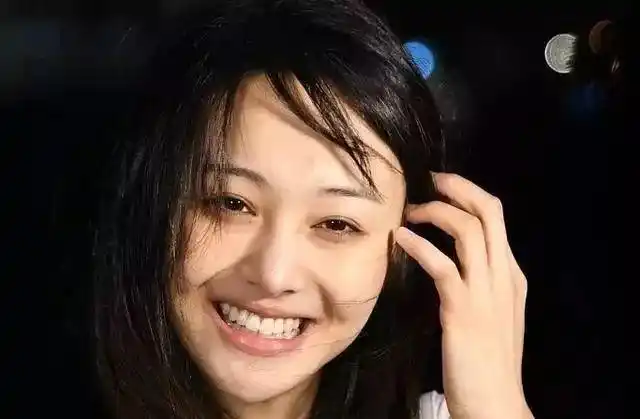 明星不化妆有的还不如普通人一张素颜照让你看到她们的真面目