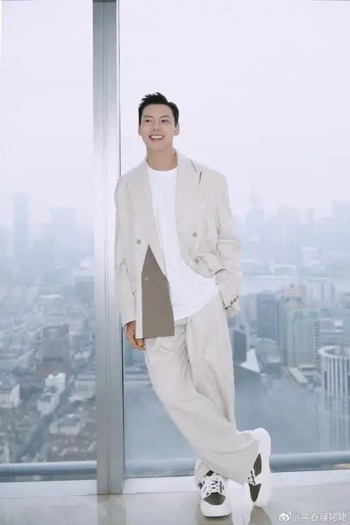 陈伟霆金丝眼镜 霸总舒适圈##陈伟霆演霸总##戴金丝眼镜的陈伟霆