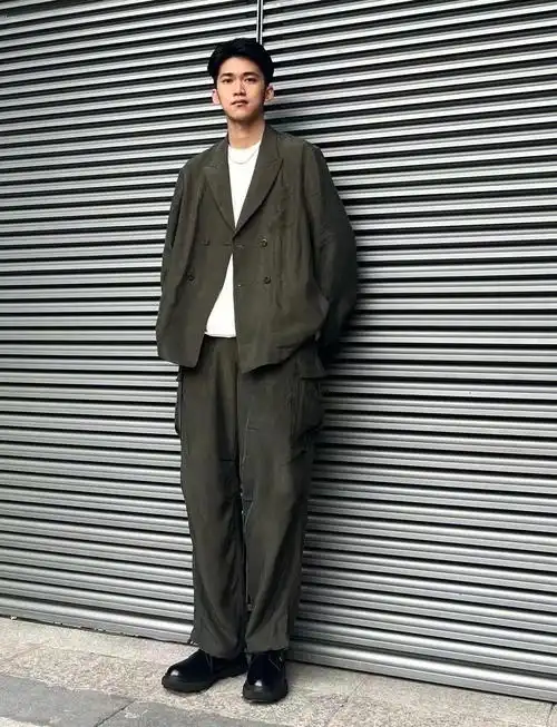 男生日常西装穿搭73有点不一样慵懒风