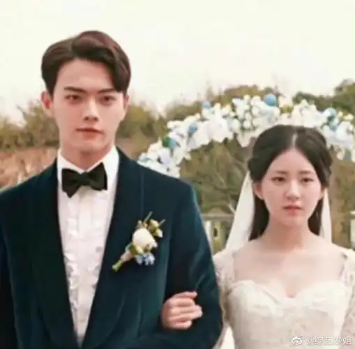 有网友找到赵露思许凯早期结婚剧照……_高清图集_新浪网