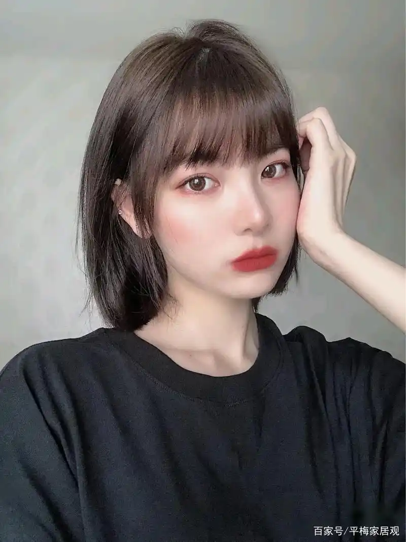 今年流行的短发发型,气质减龄显脸小,圆脸,方脸的人也适合
