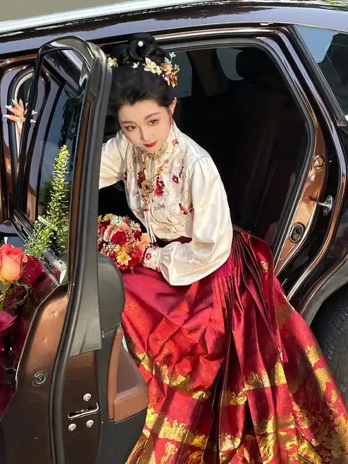 汉服婚服女中式传统婚礼米色衬衣红色马面裙敬酒服套装良缘 - 17网