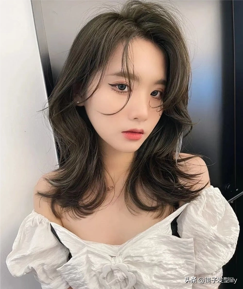 公主烫卷发发型图片(烫卷挑染公主切,有你同款吗) - 美文分享 - 云科