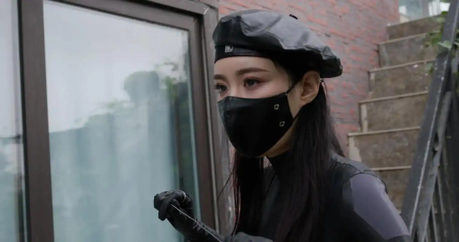 中高艺火凤凰天花板大美女又来了#过膝长靴 #女杀手 #女特工 - 抖音