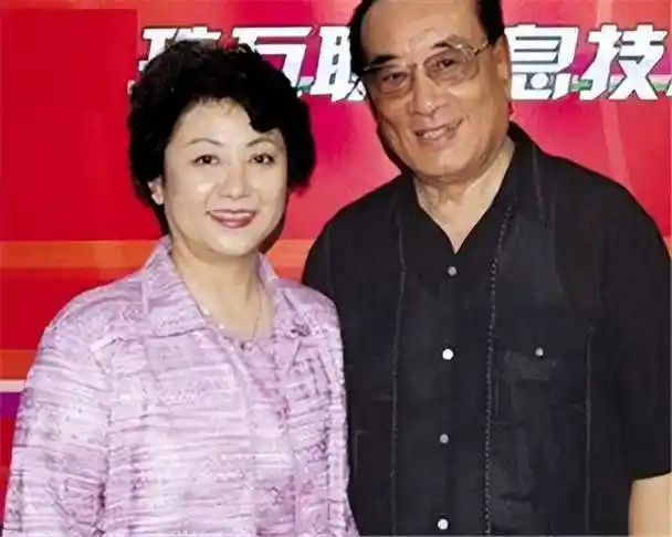 庞学勤:与王心刚齐名,照顾生病妻子45年,却为何娶了生前闺蜜