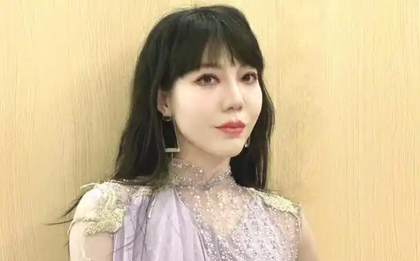 16人自荐踢馆《歌手2024》,陈翔被嘲,曾一鸣又报名,选秀歌手多