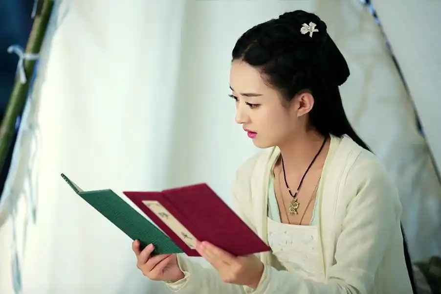 《花千骨》剧照 超可爱超仙超萌 赵丽颖 骨头娘亲 演技超超赞